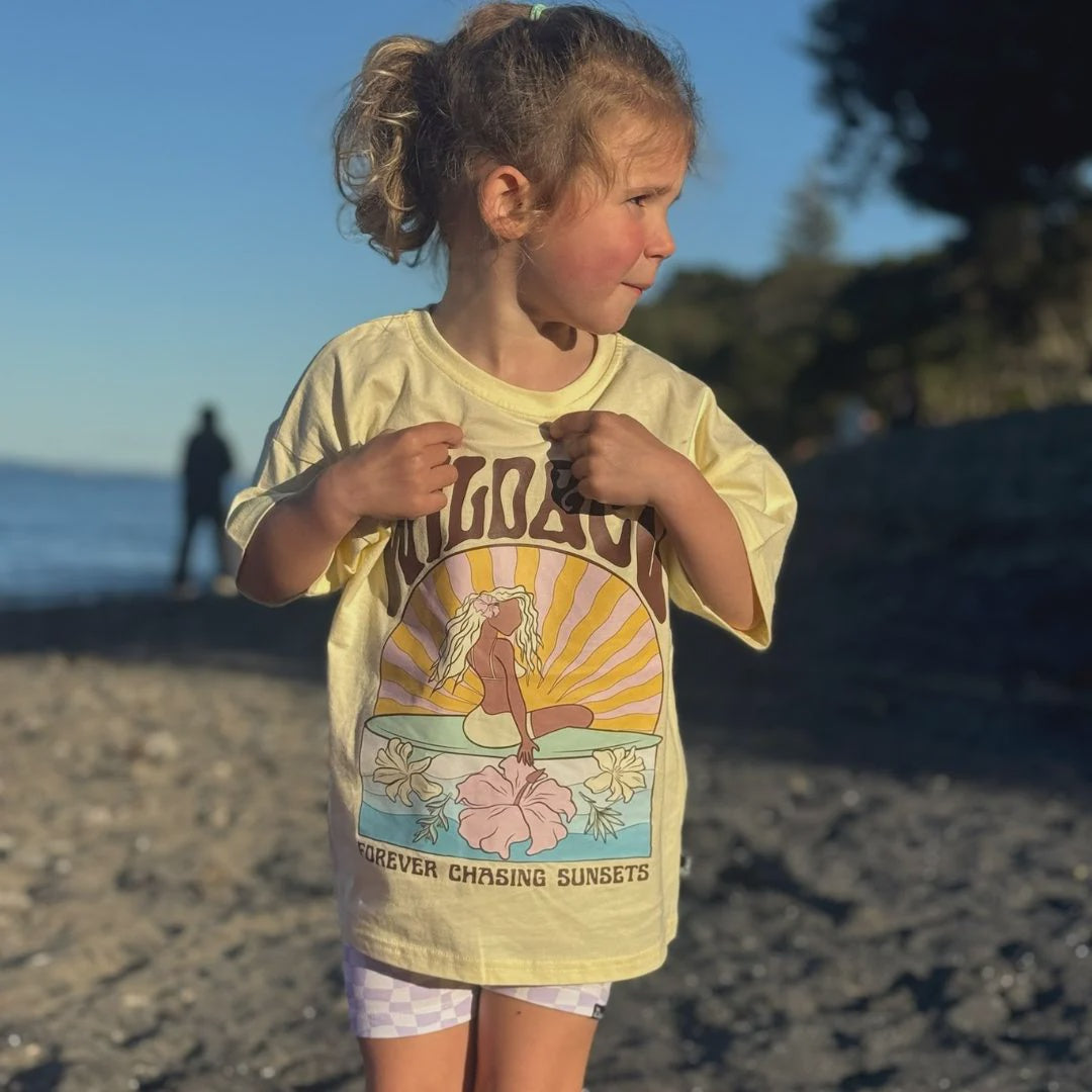 Wild & Co Forever Chasing sunsets Tee - Lemon